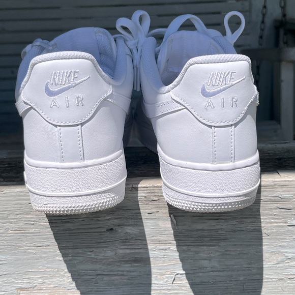 Nike Air Force 1s ‘07 Triple White Mens Size 9 - Picture 1 of 8